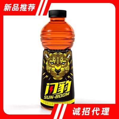 閃豹?；撬峒訌?qiáng)型維生素果味飲料